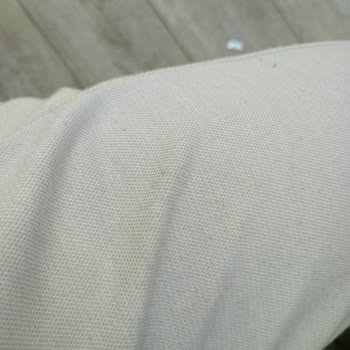 LCW Pantolon Tüylenmesi Yapıyor