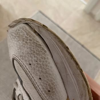 Puma Ayakkabı 1 Sene Olmadan Yanlardan Açıldı. Değişim Kabul Etmiyor.