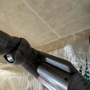 Dyson Halı Başlığı Kırılması Ve Soyulması