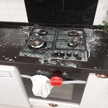 Durduk Yere Camı Patlayan Electrolux Ankastre Ocak