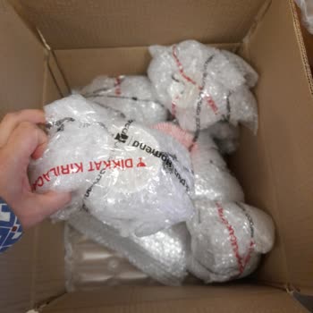 Karaca Züccaciye Online Siparişim Poşetlere Sarılı Şekilde Kutusuz Geldi