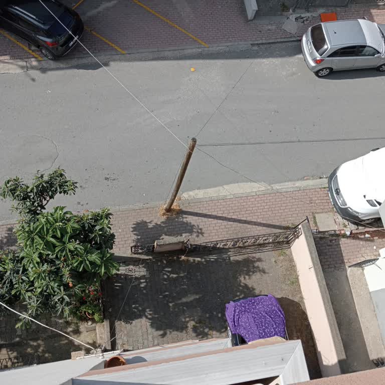 Türk Telekom Bu Direk Buradan Kalkmasını İstiyoruz