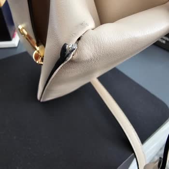 Derimod'dan Aldığım Çantanın Derisi Soyuluyor