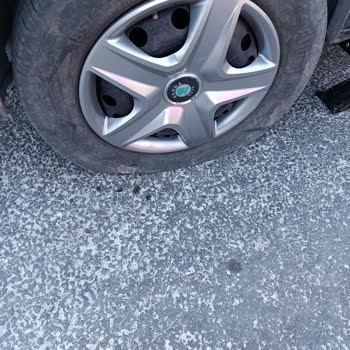 Aydın Büyükşehir Belediyesi Söke De Tamir Etmediği Kırık Mazgal