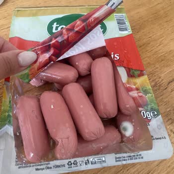 BİM Market Küflenmiş Sosis Satıyor