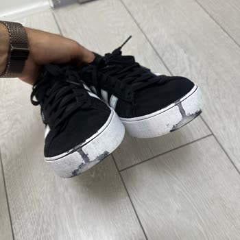 Adidas Ayakkabı Boyasının Akması Topuğa Vurması
