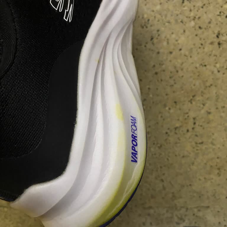 Skechers Pişmanlıktır Hiç Kimse İlgilenmiyor