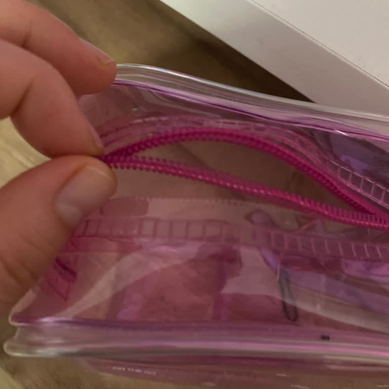Kiko Milano Kiko Mini Makyaj Çantası