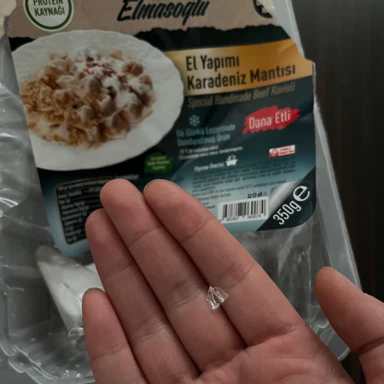 Elmasoğlu Mantı'dan Cam Çıktı