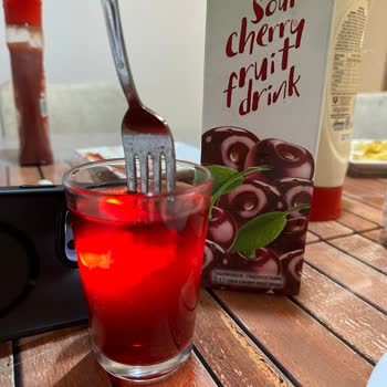 İçim Meyve Suyu İçim Bunun İçine Ne Katıyorsun