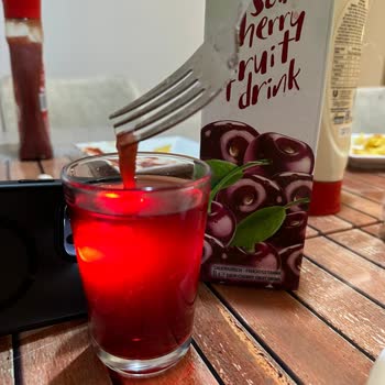 İçim Meyve Suyu İçim Bunun İçine Ne Katıyorsun