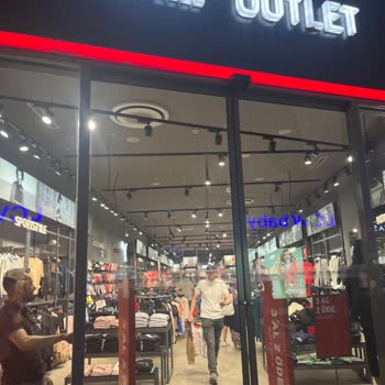 Viaport İçeriye Almıyorlar Müşteriyi Soğutuyorlar