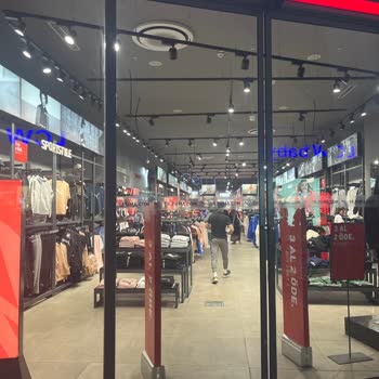 Viaport İçeriye Almıyorlar Müşteriyi Soğutuyorlar