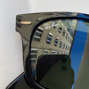 Elegance Optik Shops Rayban Gözlük Kasa Ve Ekranda Deforme Oluştu