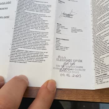 Elegance Optik Shops Rayban Gözlük Kasa Ve Ekranda Deforme Oluştu