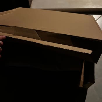 Zara Online Mağaza Siparişleri Açılmış Kutularla Teslim Ediliyor!