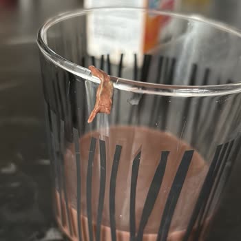 Dost Marka Çikolatalı Sütte Küf Tadı