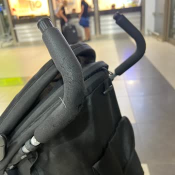 Pegasus Bebek Arabasını Özensiz Teslim Ediyor