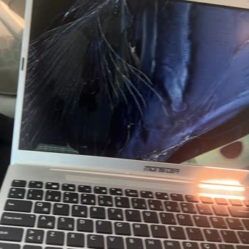 Monster Notebook Servis Mağduriyeti, Ekran Değişimi İçin Şeffaflık