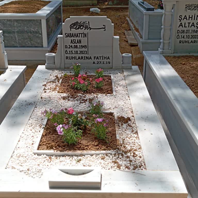 İBB - İstanbul Büyükşehir Belediyesi İ. B. B. Ayazağa Mezarlığı'nı Neden Otobüslerin Son Durağı Yapmıyor?