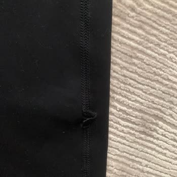 Oysho Giyim Mağazada Askılardaki Ürünler Kontrol Edilmiyor Sanırım