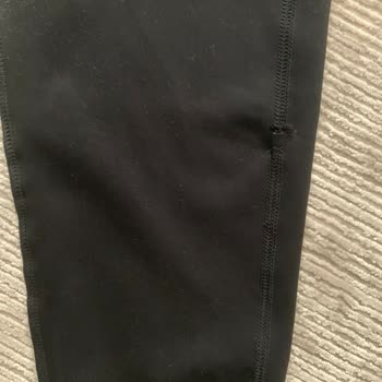 Oysho Giyim Mağazada Askılardaki Ürünler Kontrol Edilmiyor Sanırım