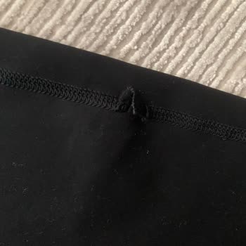 Oysho Giyim Mağazada Askılardaki Ürünler Kontrol Edilmiyor Sanırım