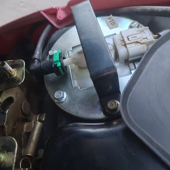 Motolux Benzin Pompası Çatladı Ve Parça Yok