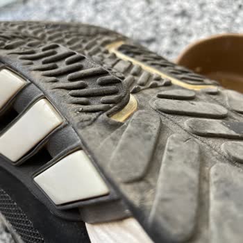 adidas Aldığım Ayakkabı Palyaço Ayakkabısı Oldu