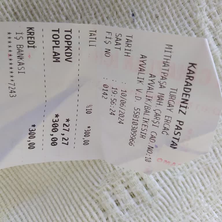 Karadeniz Pastanesi (Cunda) Lor Tatlısı Cunda Karadeniz Pastanesi