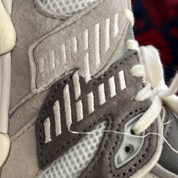 İlk Ayda Yırtılan Ayakkabıda New Balance Kullanıcı Hatası Dedi!