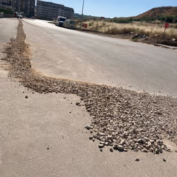 UEDAŞ Firması Devletin Asfaltını Bozup Hendekler Açıyor Tamamlamıyor