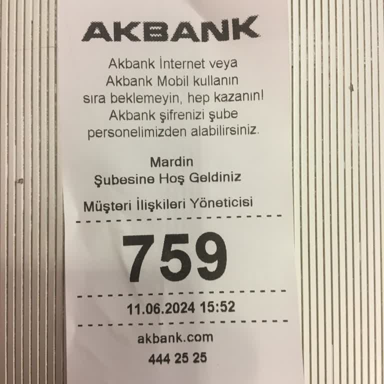 Akbank Parası Olmayana Hizmet Vermiyor
