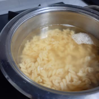 Mutlu Markasının Ürettiği Harras Makarnadan Çıkan Yabancı Maddeler!