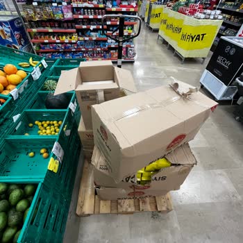 Manavgat Migros Çarşı Şube Mağaza Düzensizliği
