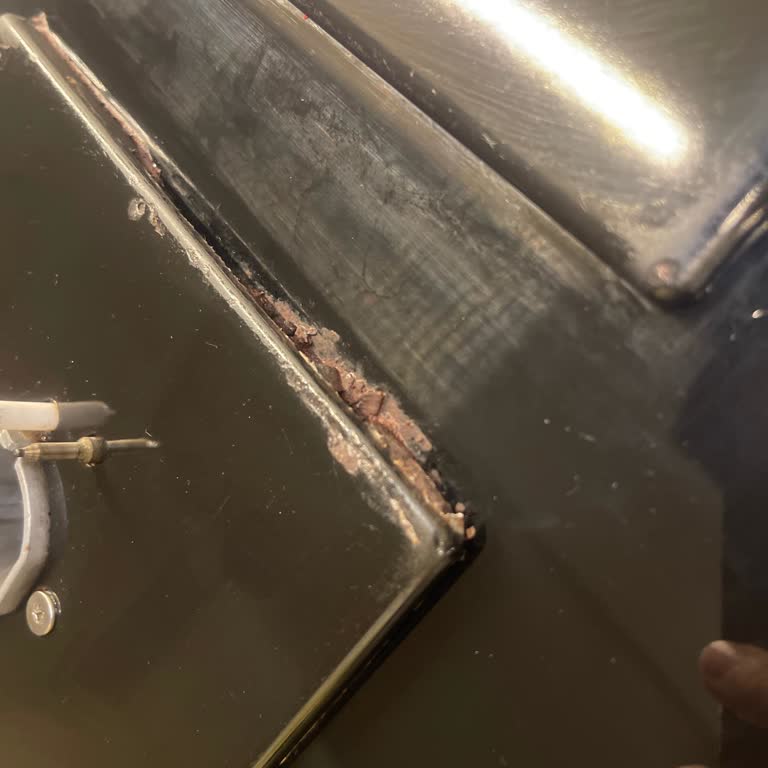 Bosch 3 Yıllık Cam Ocağın Paslanması