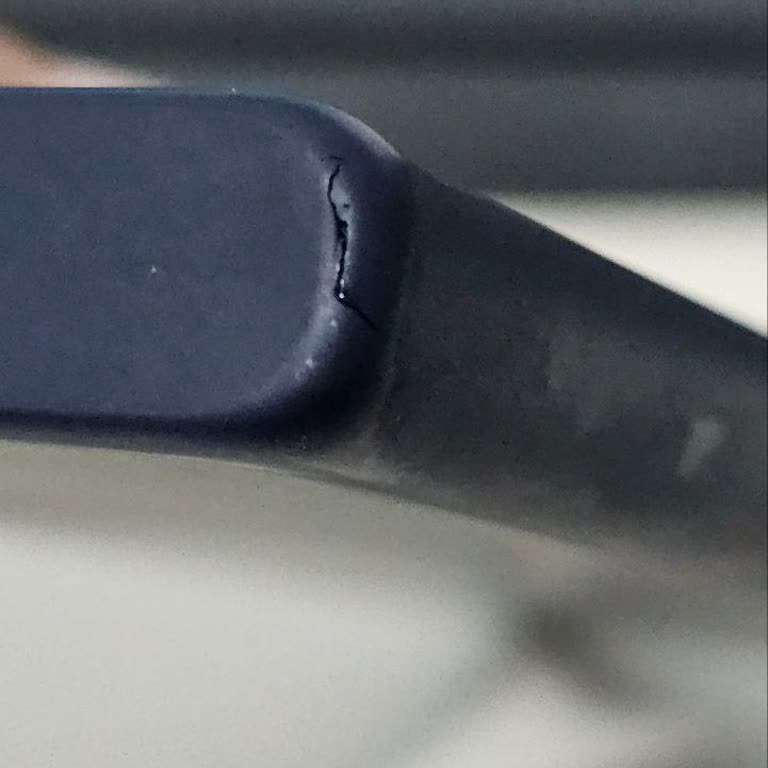 Samsung Telefon Samsung Orijinal Kılıfının Çatlaması Ve Markanın Sahip Çıkmaması