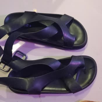 Pull and Bear Hakiki Deri Sandaletlerde Erken Aşınma Ve Çatlama Sorunu