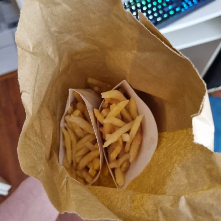 Burger King Demetevler Sürekli Eksik Ürün Gönderiyor.