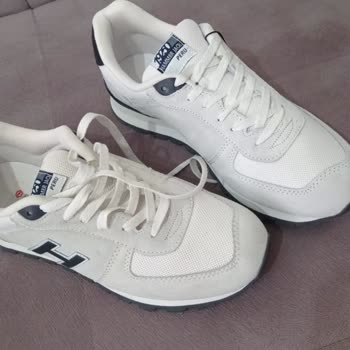 Efe Ayakkabı Bir Çift Ayakkabıyı Yanlış Renkli Gönderme Nasıl Bir Yanlıştır