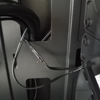 Hepsiburada'dan Aldığım Bilgisayar Fişe Takar Takmaz Yandı