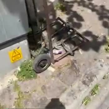 İBB - İstanbul Büyükşehir Belediyesi Sokak Pislik İçinde!