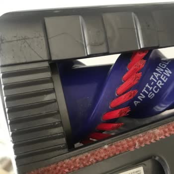 Dyson Aylarca Bekletip Başkalarının Kullandığı Ürünleri Gönderdi!