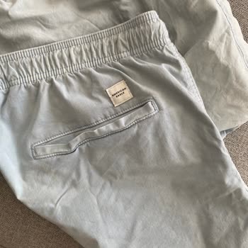 Porçöz Leke Çıkarıcı Sprey Kendini Çamaşır Suyu Zannederse...