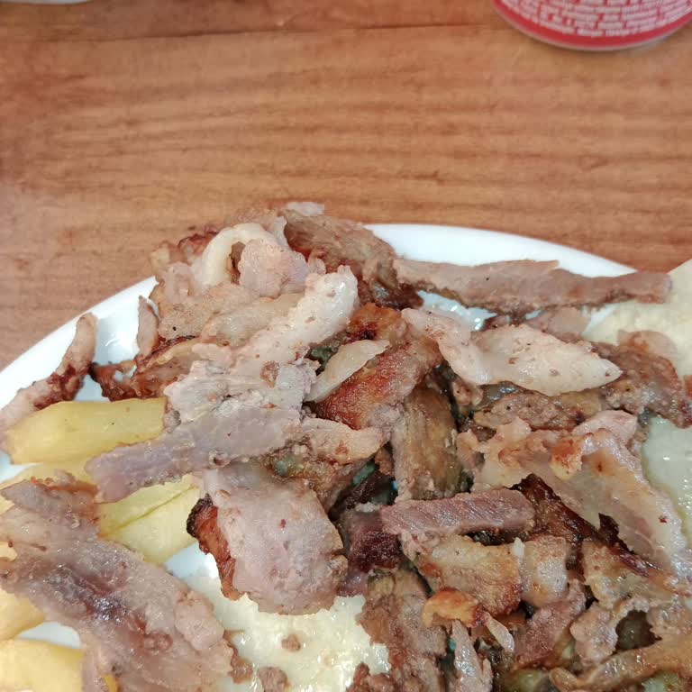 Köfteci Yusuf'ta Yağlı Döner Ve Kötü Hizmet Deneyimi