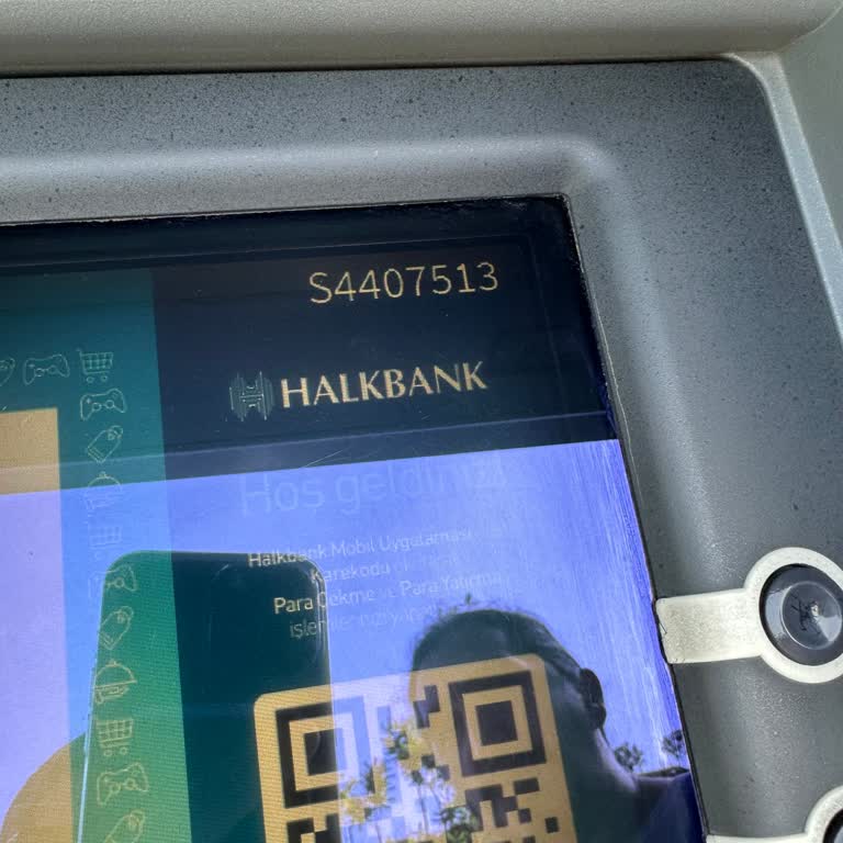Halkbank Bankamatik Paramı Yuttu
