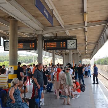 İzban Saatinde Gelmiyor Hem Paramızı Alıyorlar Hem Vaktimizi