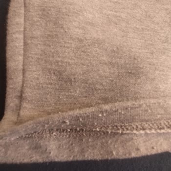 Cacharel Marka Şort, Kumaşı 3 Kullanımda Deforme Oldu