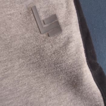 Cacharel Marka Şort, Kumaşı 3 Kullanımda Deforme Oldu