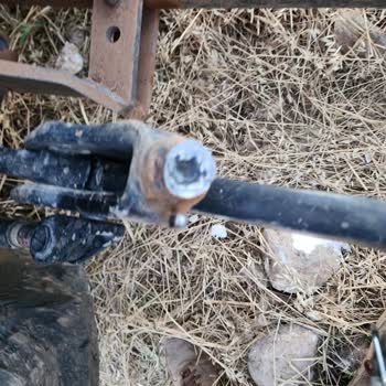 New Holland Sürekli Kırılan Askı Kolları
